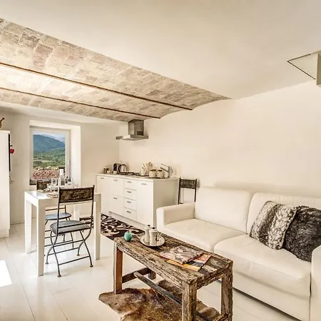 Di Design Con Vista Sui Monti *