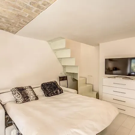 Di Design Con Vista Sui Monti * ロッカ・ディ・メッツォ