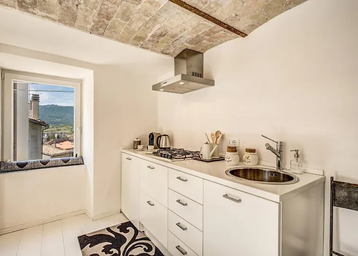 Di Design Con Vista Sui Monti * ロッカ・ディ・メッツォ