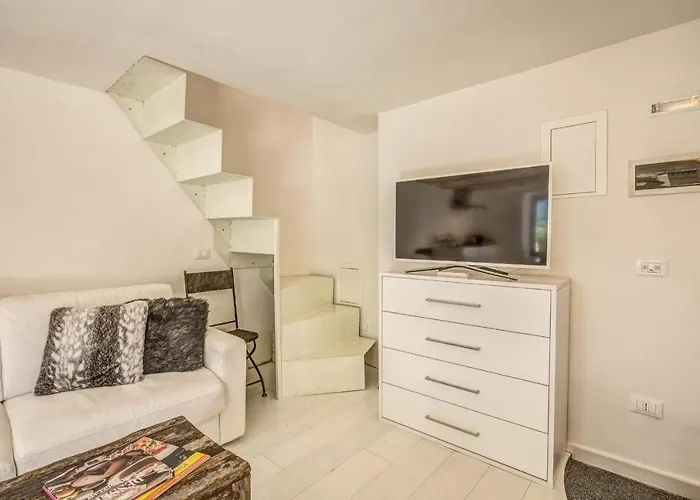 Di Design Con Vista Sui Monti * ロッカ・ディ・メッツォ