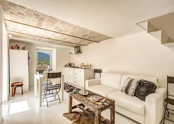 Di Design Con Vista Sui Monti *