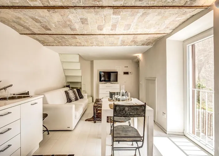 Di Design Con Vista Sui Monti * ロッカ・ディ・メッツォ