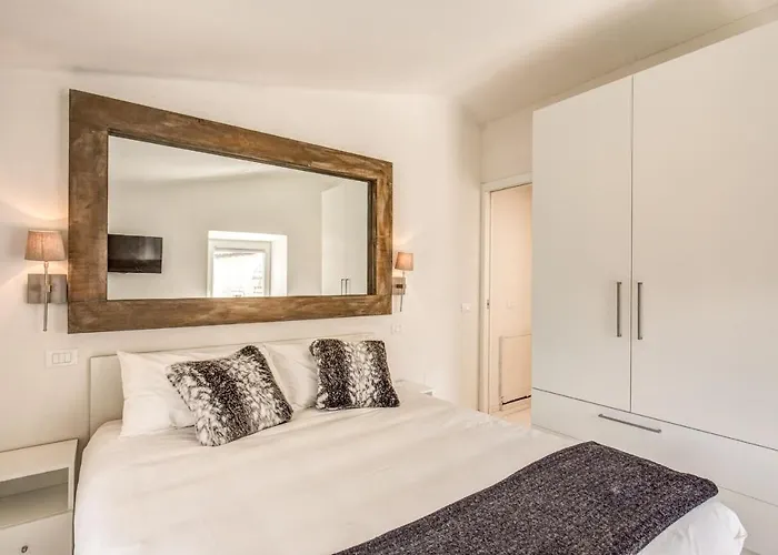 Di Design Con Vista Sui Monti